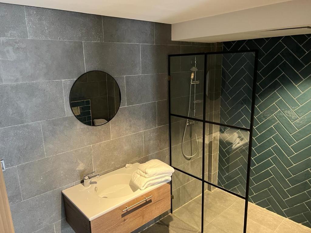 Spacious New 1-Bedroom Unit In Downtown W Terrace And Free Parking 카사블랑카 외부 사진
