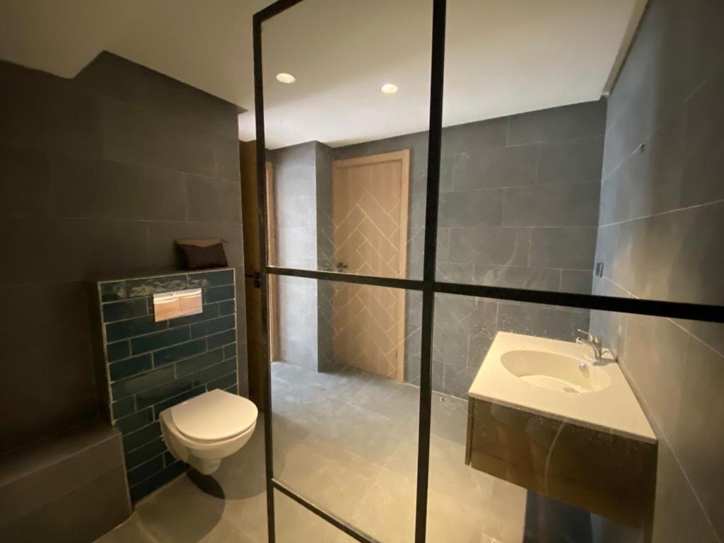 Spacious New 1-Bedroom Unit In Downtown W Terrace And Free Parking 카사블랑카 외부 사진